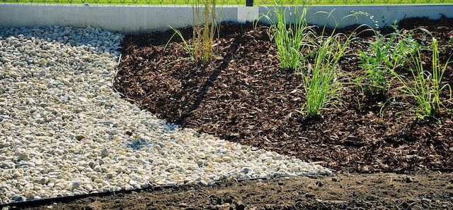 Pebble/Mulch Installation